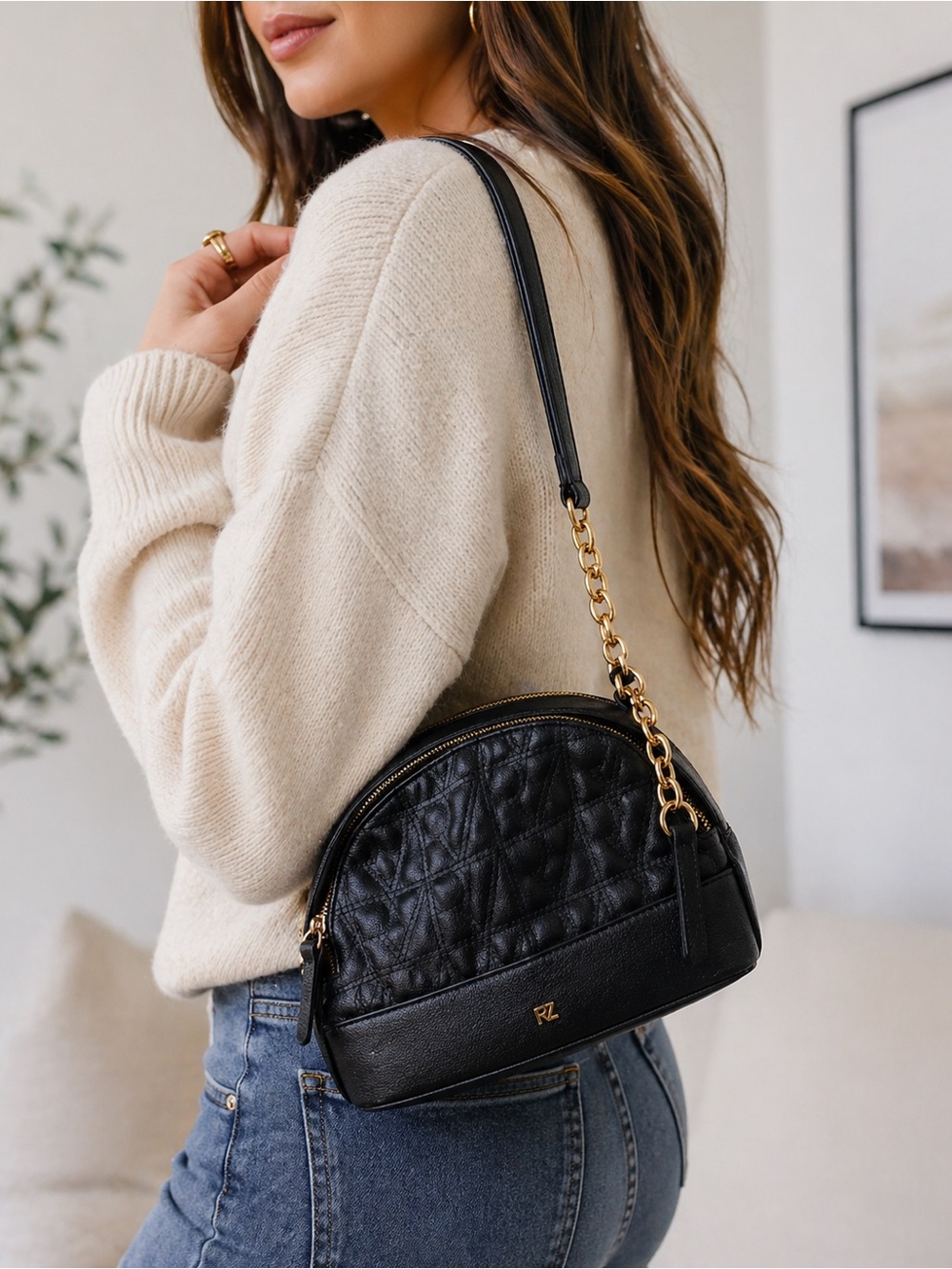 Quilted Dome Shoulder Bag with Chain Strap – Black